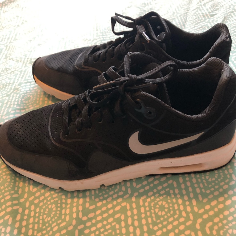 Nike women’s air max